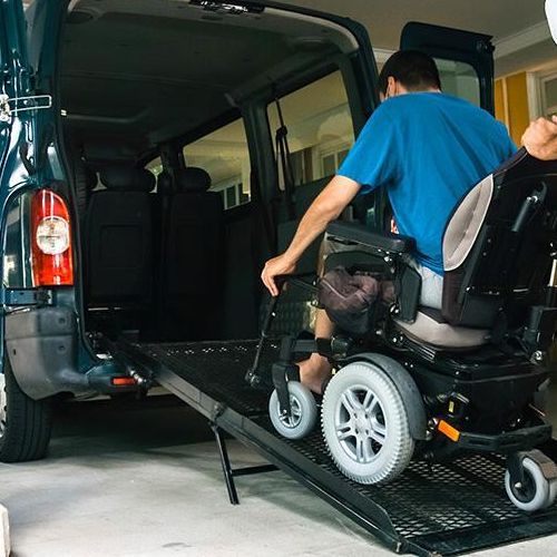 Servizio di accompagnamento assistito a Napoli Chiaia